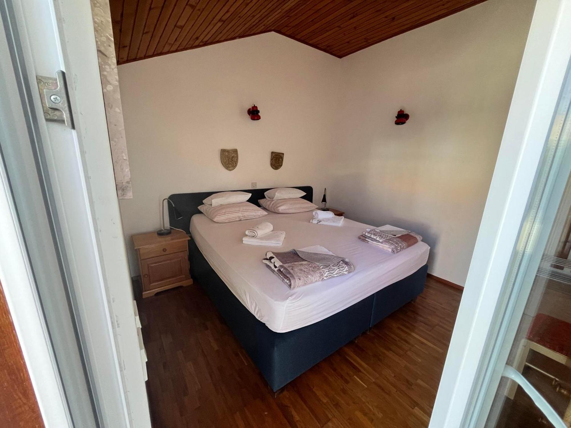 Apartments Suda ลุมบาร์ดา ภายนอก รูปภาพ