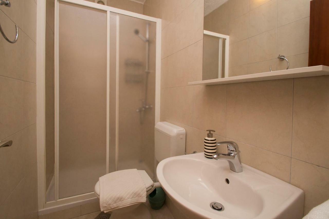 Apartments Suda ลุมบาร์ดา ภายนอก รูปภาพ